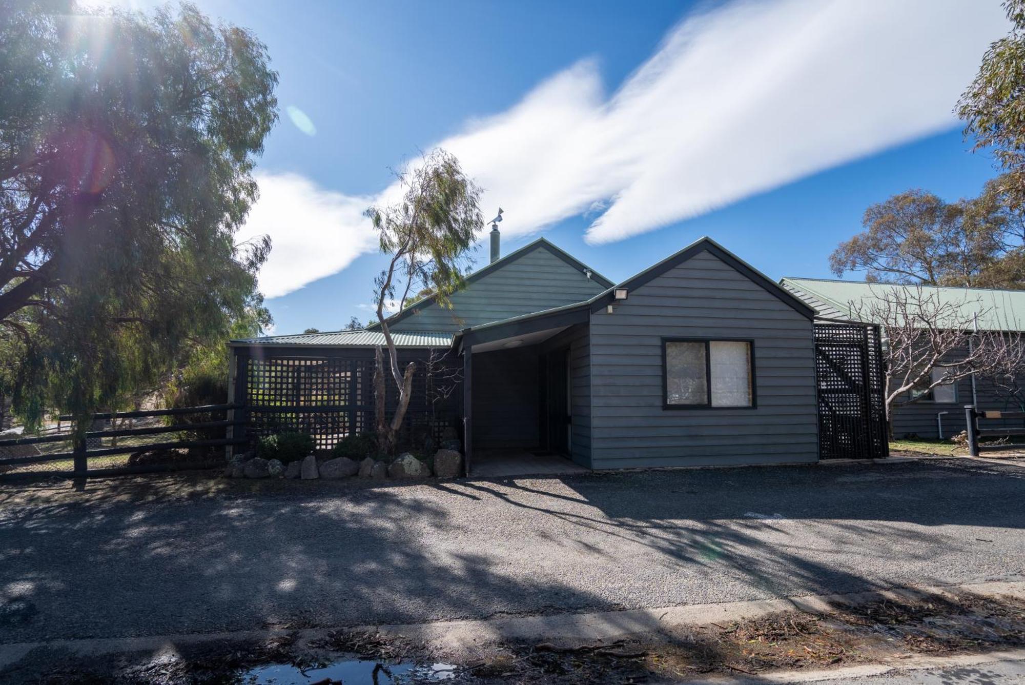 Adventist Alpine Village Jindabyne Buitenkant foto